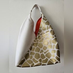 Sisley Gold & White Giraffe Print Tote Bag With Orange Lining & Inner Zip Pocket